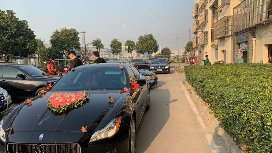 婚车租赁 豪华车队，专业服务，甜蜜旅程从“行”开始